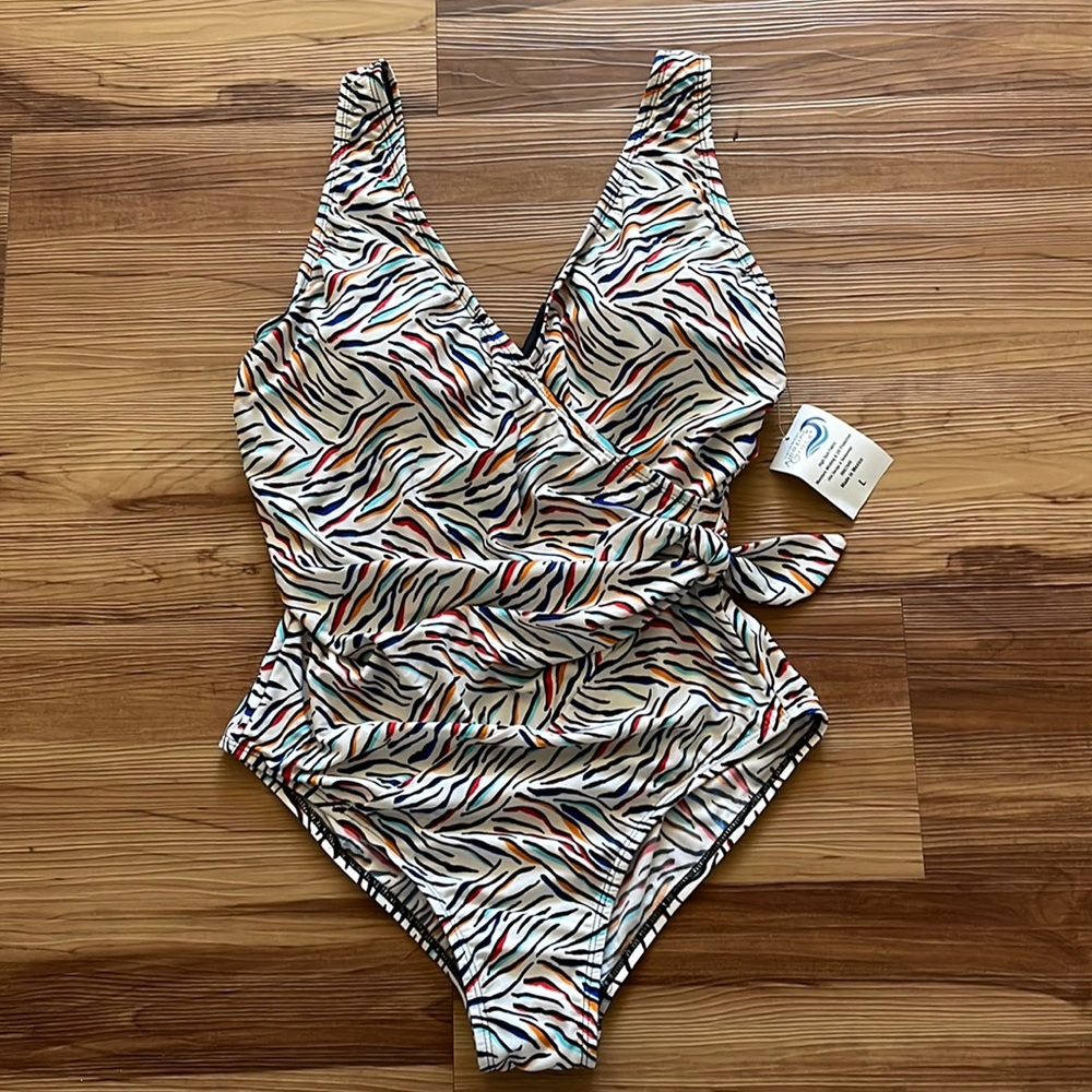 Amazing Grace onepiece swimsuit. NWT size L